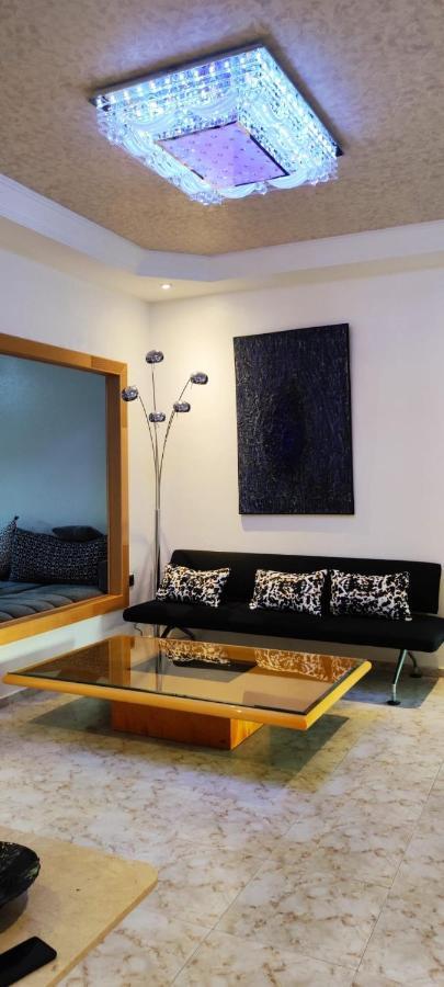 Appartements Nia Confort, Plein Centre Ville, Avec Terrasse フェズ エクステリア 写真