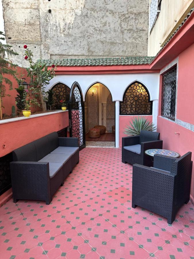 Appartements Nia Confort, Plein Centre Ville, Avec Terrasse フェズ エクステリア 写真